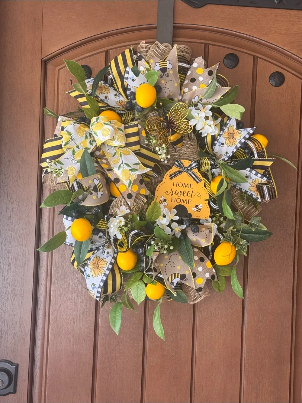 Yellow lemons & Bees ‘Home Sweet Home' wreath decor